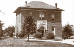 Historic photo of the EOARC-Union experiment station's main building.