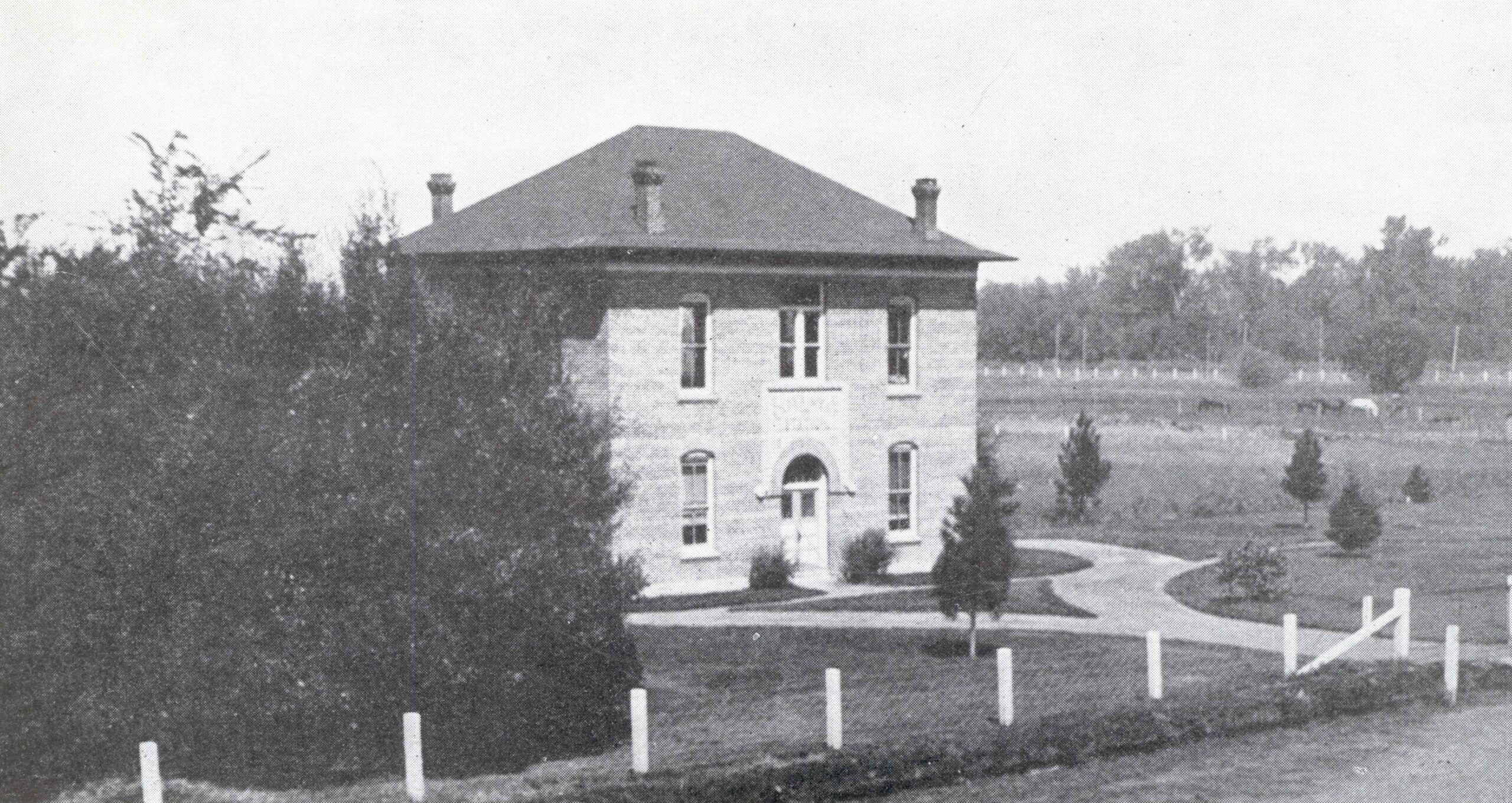 Historic photo of EOARC experiment station at an angle.